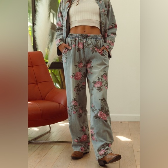 Anthropologie Denim - Denim floral rose elastic waist wide leg flare denim jeans pants